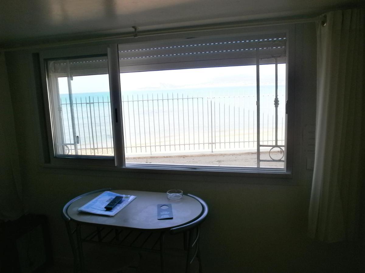 Au Tapis De Sable Hotel Saint-Cyr-sur-Mer Cameră foto
