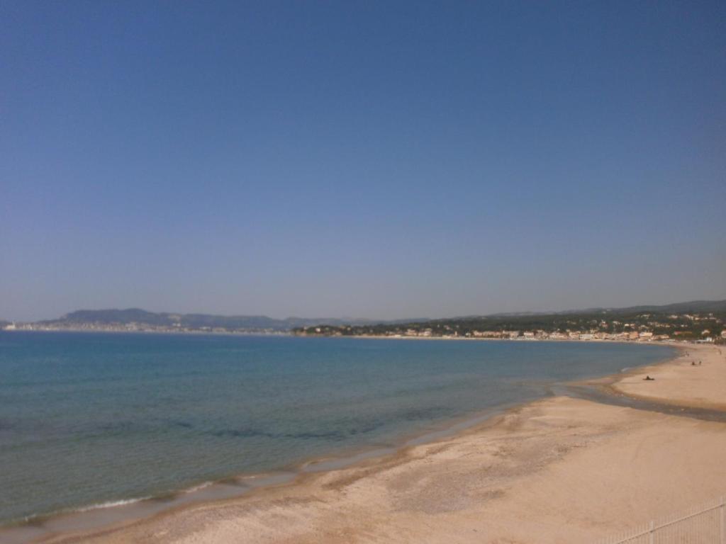 Au Tapis De Sable Hotel Saint-Cyr-sur-Mer Cameră foto